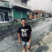 Chơi game kiếm 