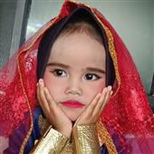Trẻ nhỏ chơi bó