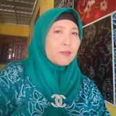 Nữ Hoàng Đỏ