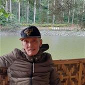 Trẻ nhỏ chơi bó